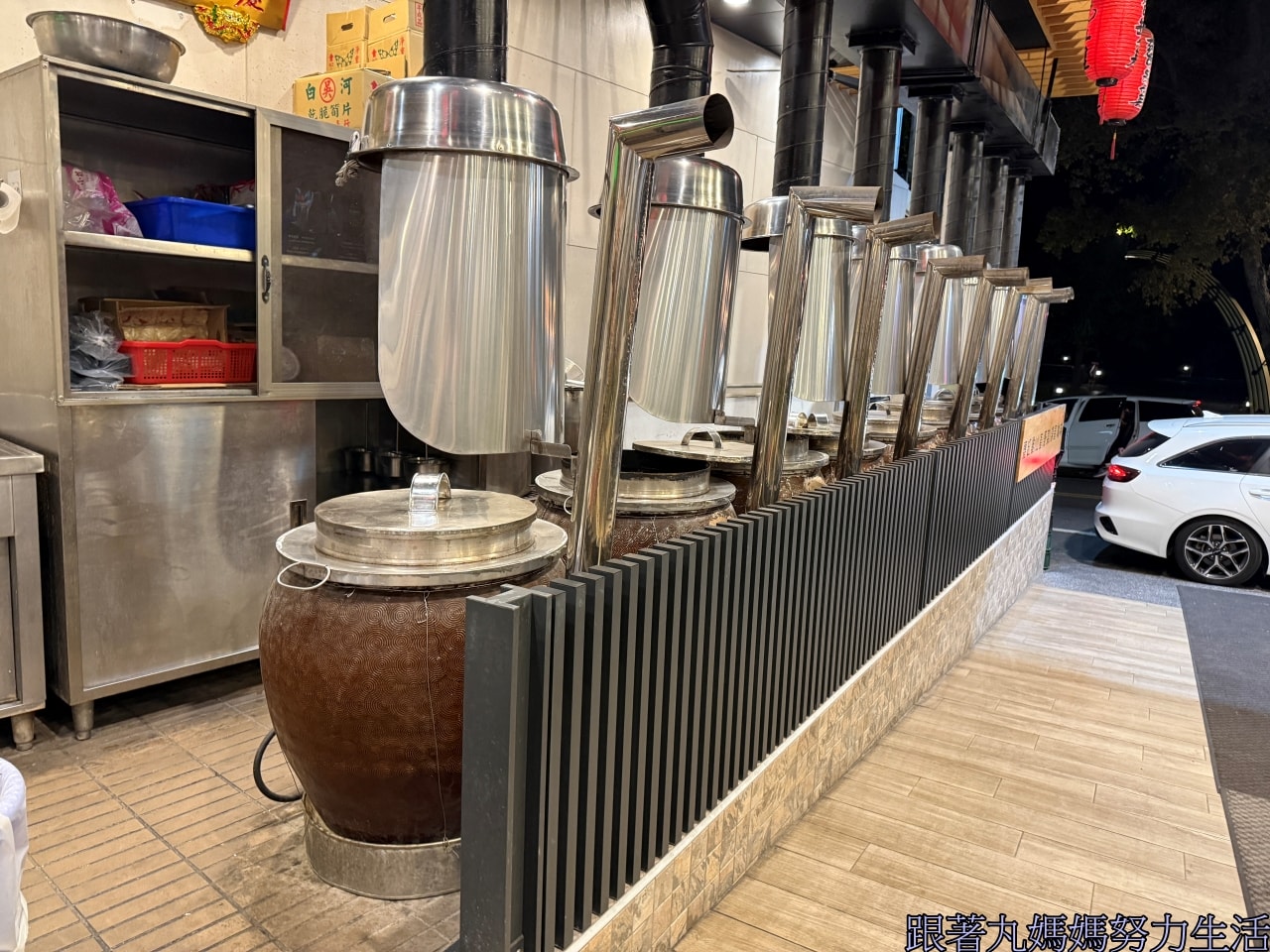 【阿里山.台南.關子嶺泡湯.過年.跟著丸媽媽吃喝玩樂】天搖地動的台南‧雷包王丸媽媽‧玩食物的時間到 - 第19張圖