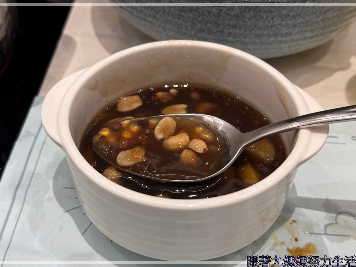 【宜蘭.礁溪.風華度假酒店.宜蘭美食】吃吃喝喝的宜蘭.雖然下雨泡湯剛剛好.有滑水道的飯店 - 第48張圖