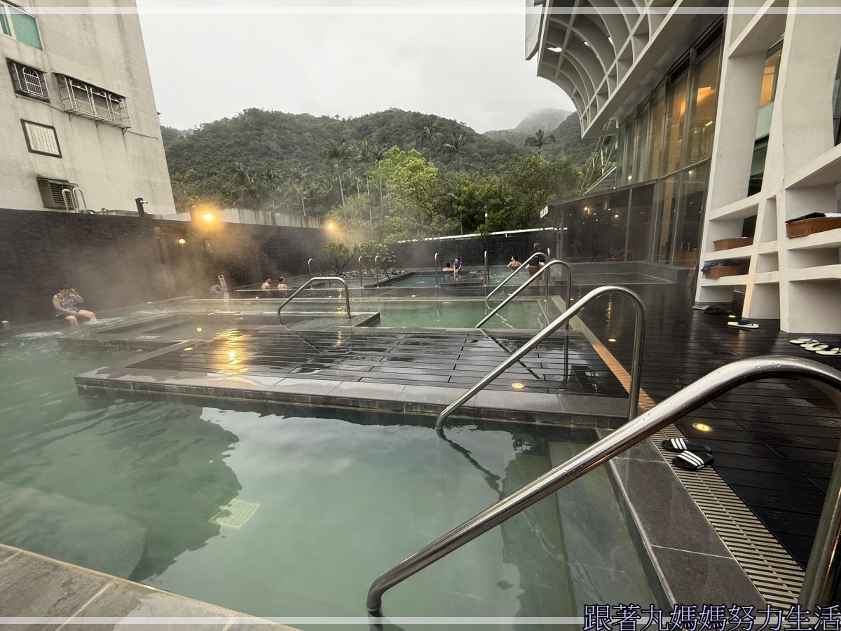 【宜蘭.礁溪.風華度假酒店.宜蘭美食】吃吃喝喝的宜蘭.雖然下雨泡湯剛剛好.有滑水道的飯店 - 第30張圖