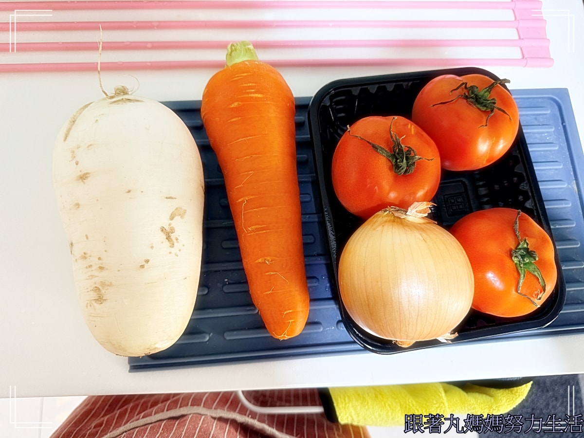 【丸媽煮飯‧番茄紅燒牛肉麵】丸媽拿手私房菜紅燒牛肉麵 - 第1張圖 【丸媽煮飯‧番茄紅燒牛肉麵】丸媽拿手私房菜紅燒牛肉麵