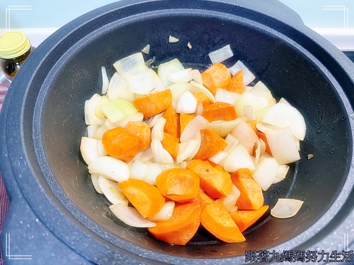 【丸媽煮飯‧番茄紅燒牛肉麵】丸媽拿手私房菜紅燒牛肉麵 - 第9張圖 【丸媽煮飯‧番茄紅燒牛肉麵】丸媽拿手私房菜紅燒牛肉麵