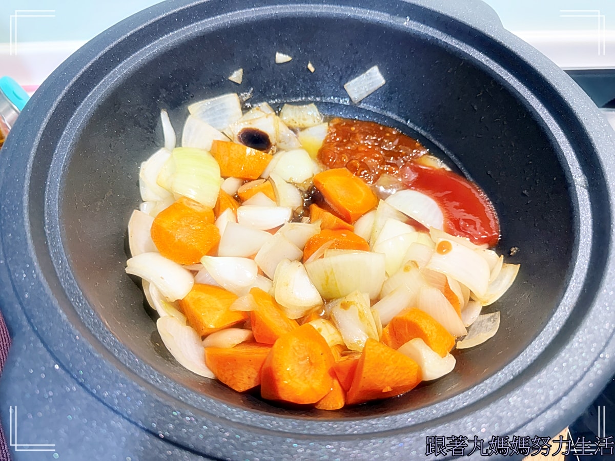 【丸媽煮飯‧番茄紅燒牛肉麵】丸媽拿手私房菜紅燒牛肉麵 - 第10張圖 【丸媽煮飯‧番茄紅燒牛肉麵】丸媽拿手私房菜紅燒牛肉麵