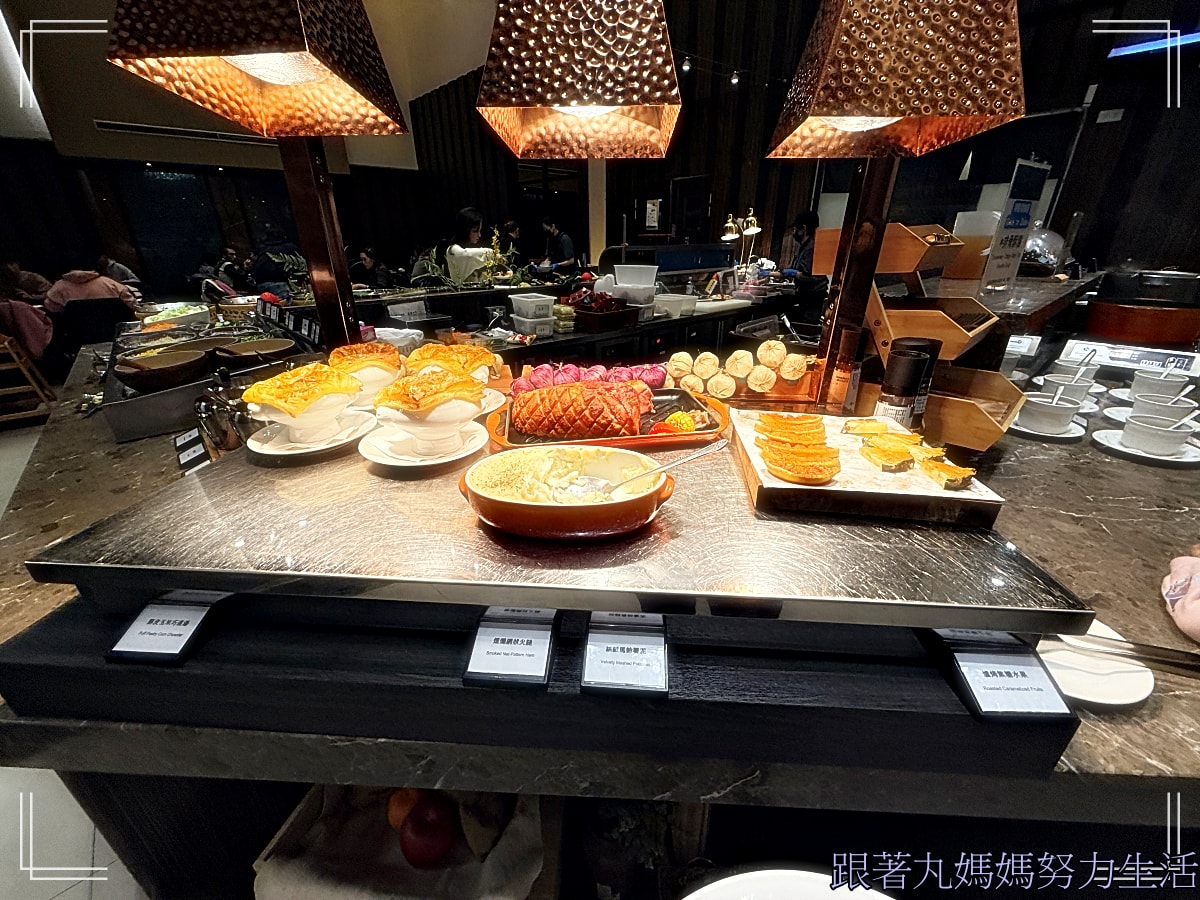 【苗栗．苗栗馥藝金鬱金香酒店．青焰炭火熟成牛排．長興釣蝦場】秘密任務外的玩樂行程．被釣蝦場耽誤的臭豆腐