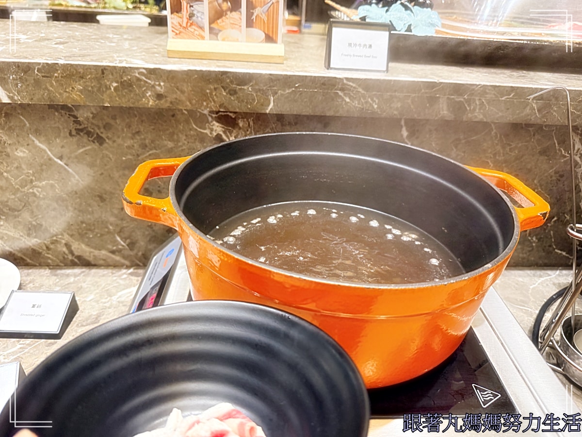 【苗栗．苗栗馥藝金鬱金香酒店．青焰炭火熟成牛排．長興釣蝦場】秘密任務外的玩樂行程．被釣蝦場耽誤的臭豆腐