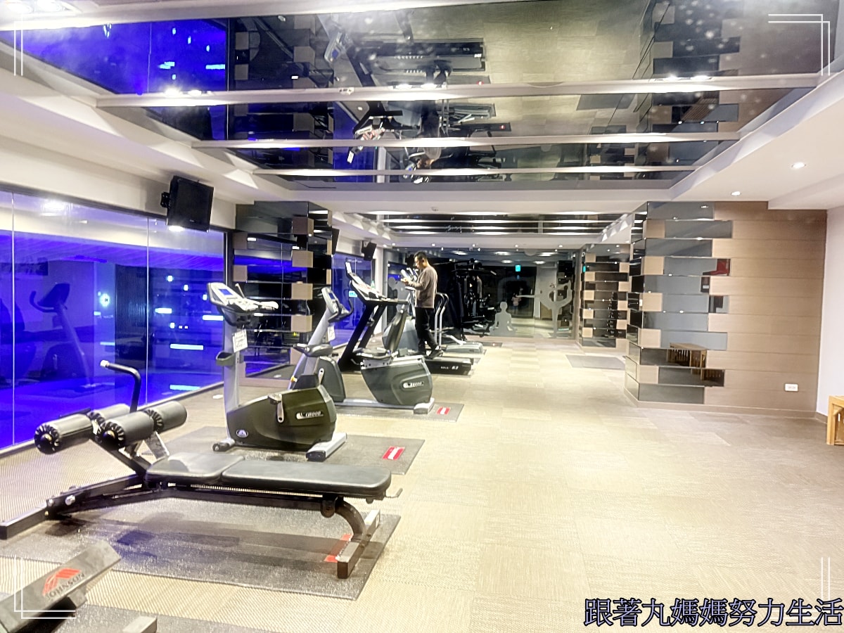 【苗栗．苗栗馥藝金鬱金香酒店．青焰炭火熟成牛排．長興釣蝦場】秘密任務外的玩樂行程．被釣蝦場耽誤的臭豆腐