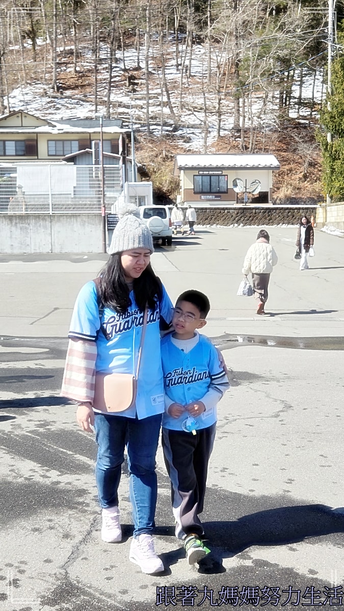 【2026WBC棒球經典賽.東京之旅.KK day跟團一日遊】1人成團|贈送纜車體驗.富士山打卡一日遊|河口湖天上山公園纜車+忍野八海+羅森便利店+淺間公園 (東京出發) - 第14張圖 【2026WBC棒球經典賽.東京之旅.KK day跟團一日遊】1人成團|贈送纜車體驗.富士山打卡一日遊|河口湖天上山公園纜車+忍野八海+羅森便利店+淺間公園 (東京出發)