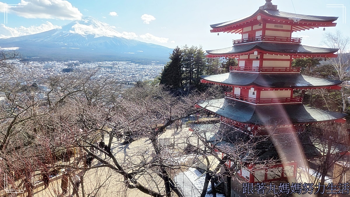 【2026WBC棒球經典賽.東京之旅.KK day跟團一日遊】1人成團|贈送纜車體驗.富士山打卡一日遊|河口湖天上山公園纜車+忍野八海+羅森便利店+淺間公園 (東京出發) - 第26張圖 【2026WBC棒球經典賽.東京之旅.KK day跟團一日遊】1人成團|贈送纜車體驗.富士山打卡一日遊|河口湖天上山公園纜車+忍野八海+羅森便利店+淺間公園 (東京出發)